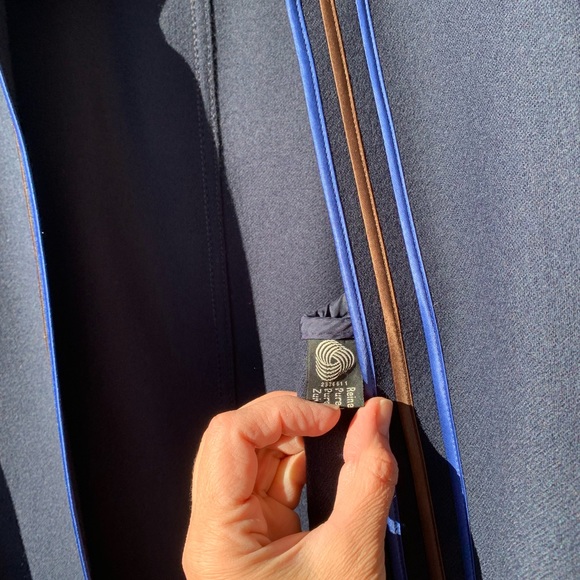 Louis Feraud set blazer (size 42) skirt (size 40) 100% wool navy - Picture 4 of 16